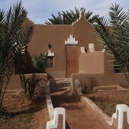 Carrefour Des Nomades Hotell Oulad Driss Exteriör bild