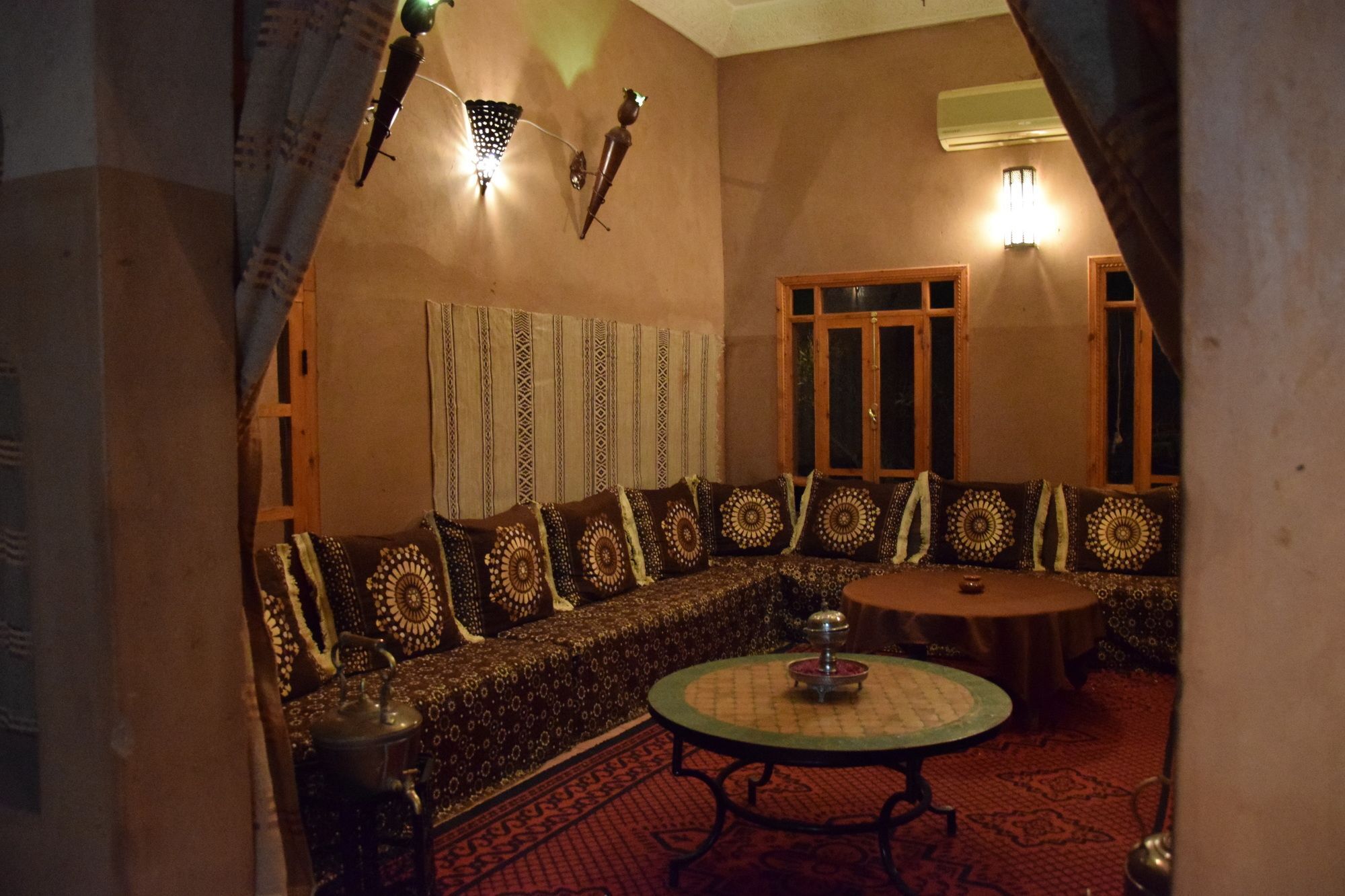 Carrefour Des Nomades Hotell Oulad Driss Exteriör bild