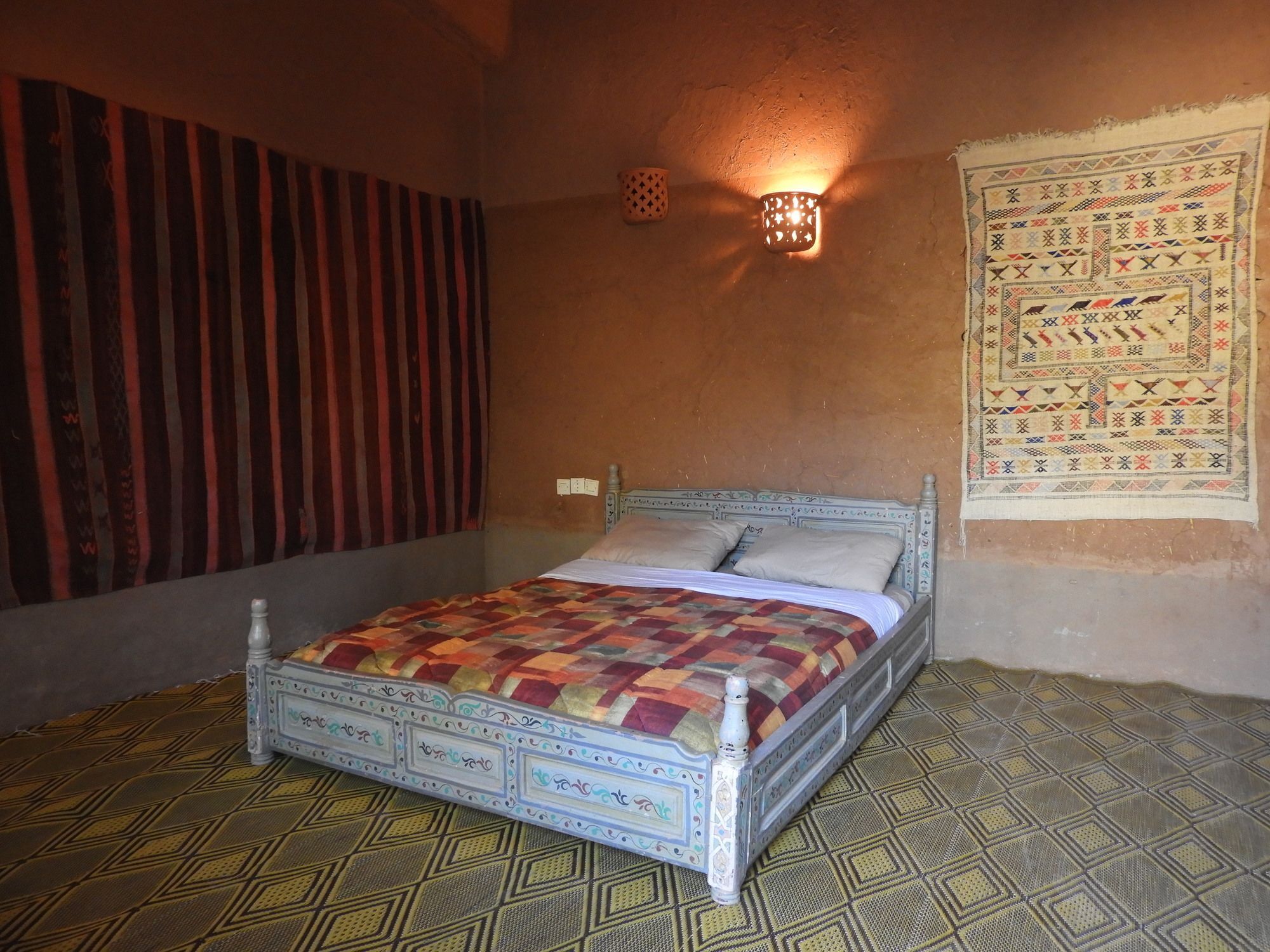 Carrefour Des Nomades Hotell Oulad Driss Exteriör bild